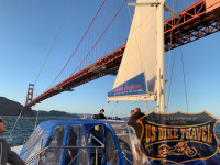 Katamaranfahrt unter der Golden Gate Bridge San Francisco US BIKE TRAVEL