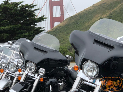 Harleys and der Golden Gate Bridge in San Francisco -US BIKE TRAVEL